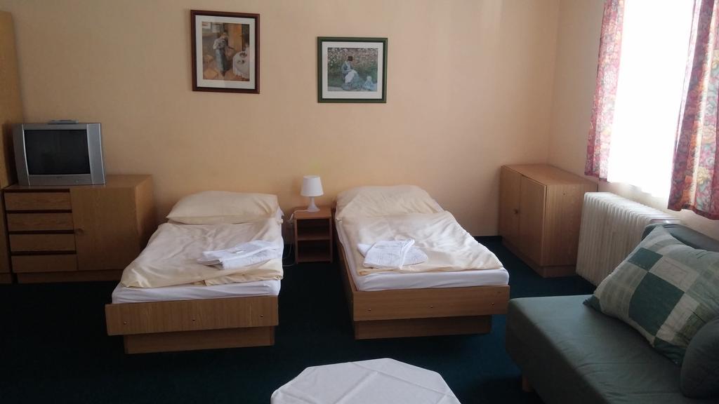 Hotel Alfonska Benecko Pokój zdjęcie